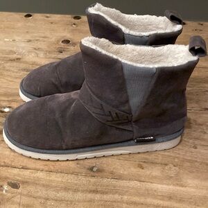 Gray suede MUK LUKS size 10